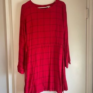 Woman light weight long sleeve large dress